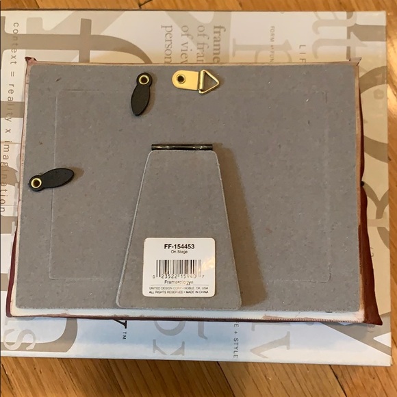 Frameology On Stage frame super cute - Picture 2 of 2